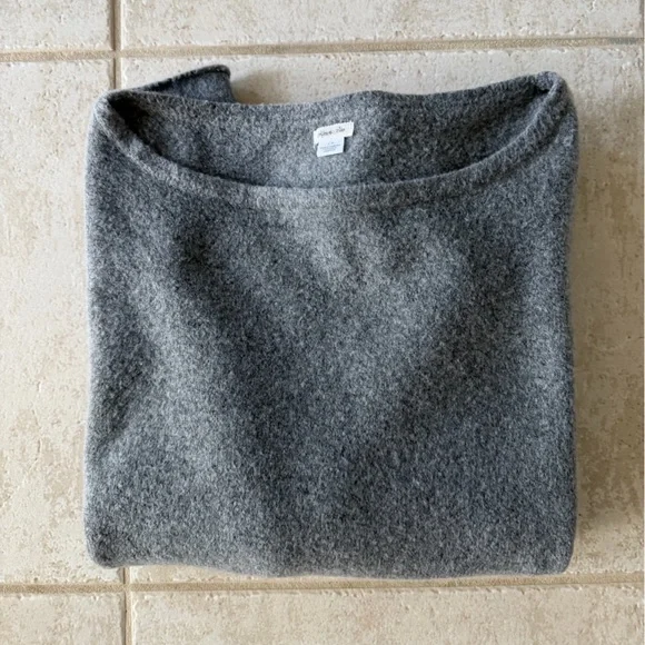 Urban Outfitters Kimchi Blue NWOT Grey Sweater - size large - Picture 5 of 5